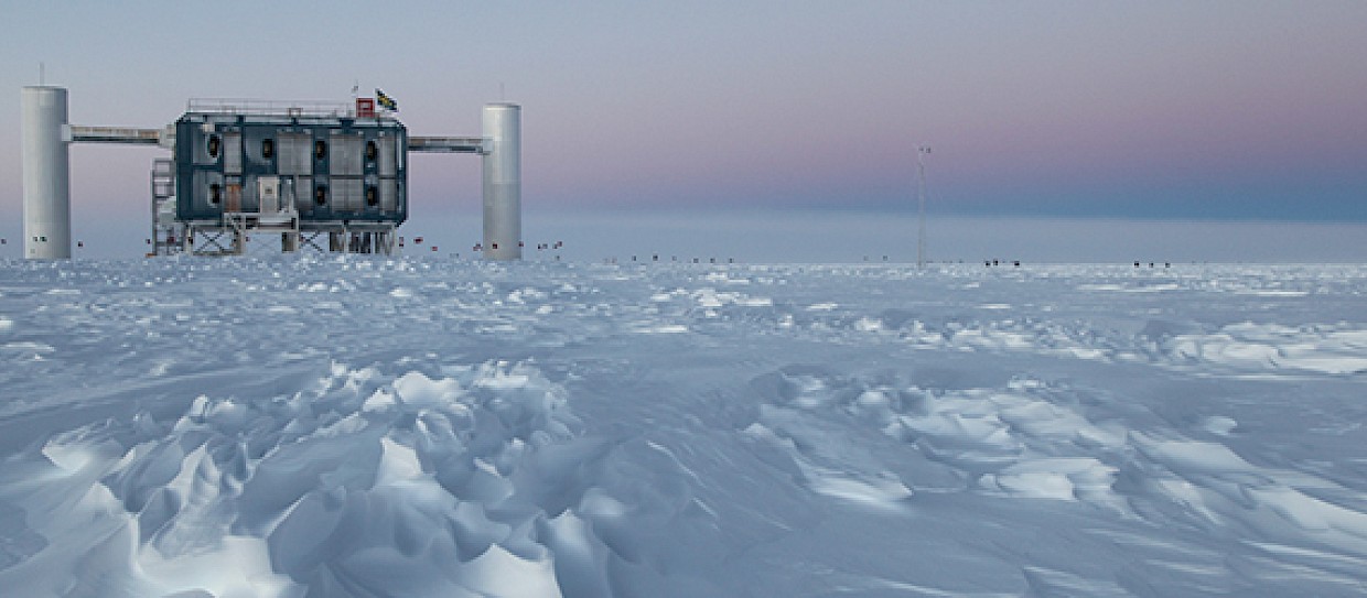 Schiuma spazio-temporale: da osservatori su satellite e al Polo sud nuovi dati per l’osservazione sperimentale