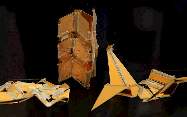 Robot origami in 3D che si muovono senza motori né ingranaggi